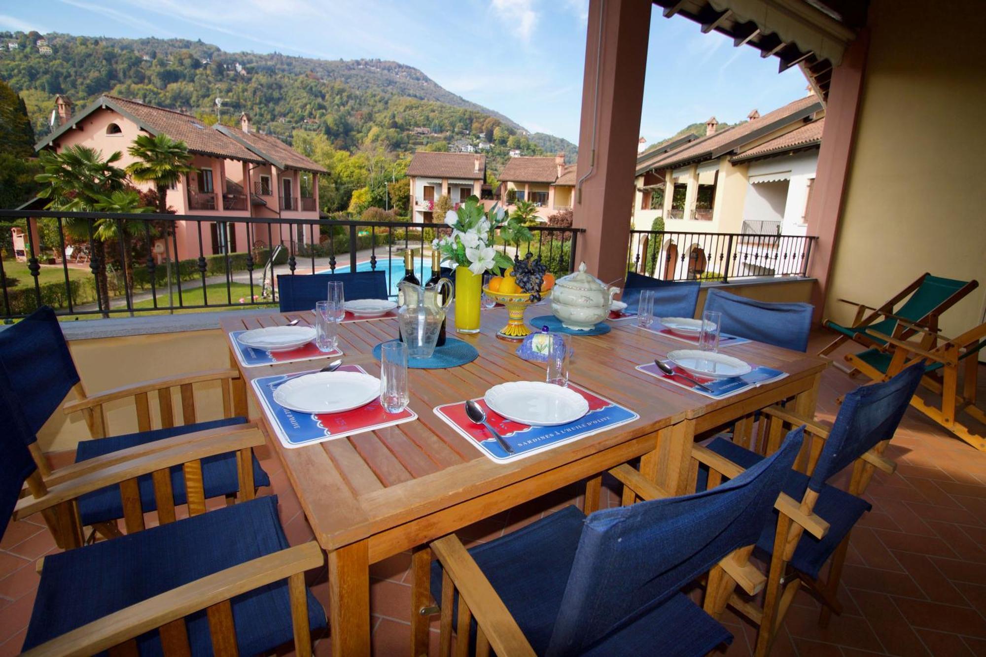 Sunflower Relax Pool And Terrace - Happy Rentals Lesa Exterior photo